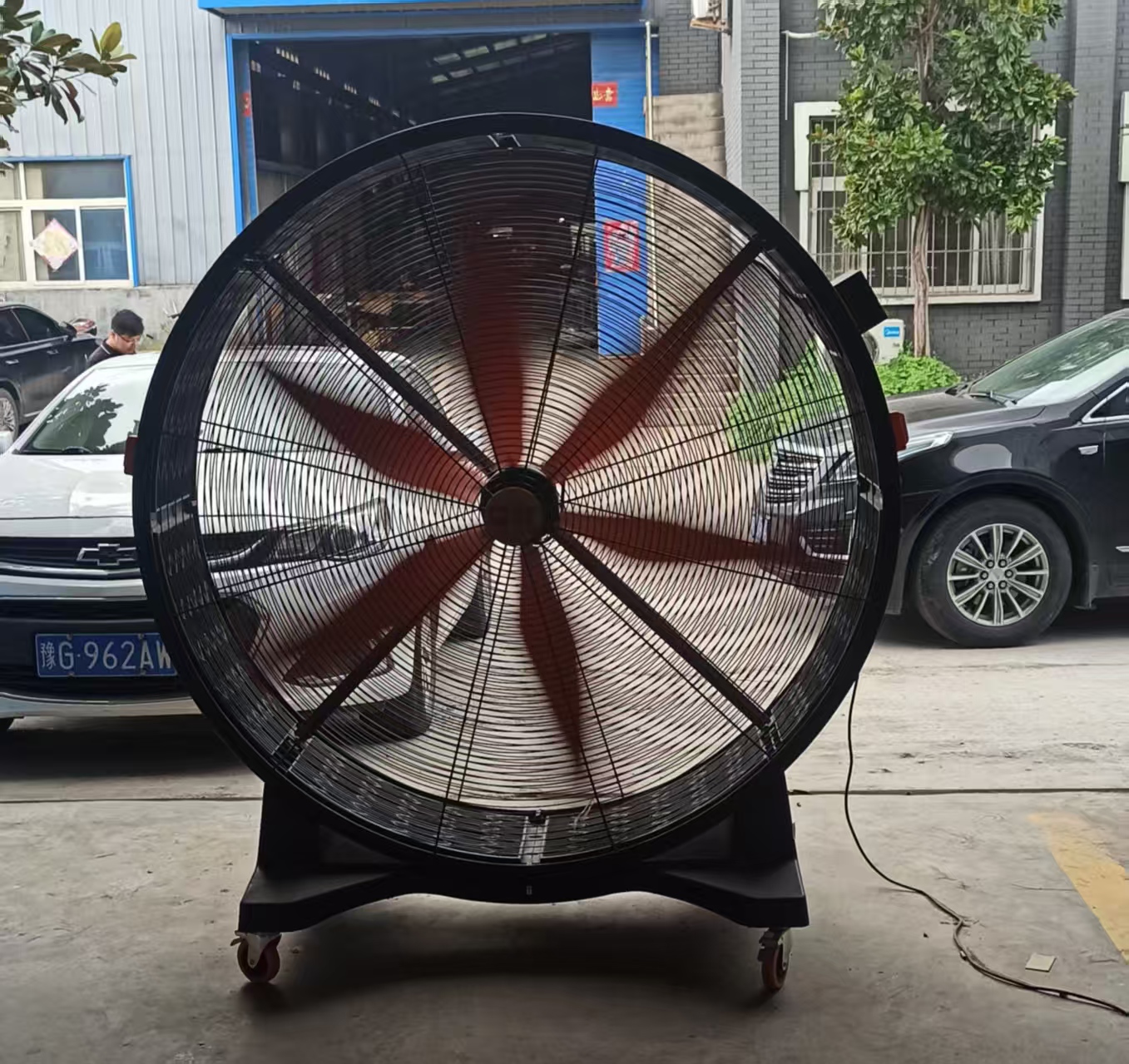 戰(zhàn)高溫，送清涼